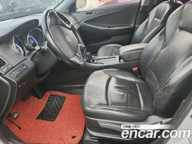 Hyundai YF Sonata Premier, 2010 17