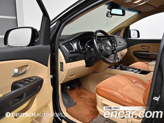 Kia All New Carnival Luxury, 2015 11