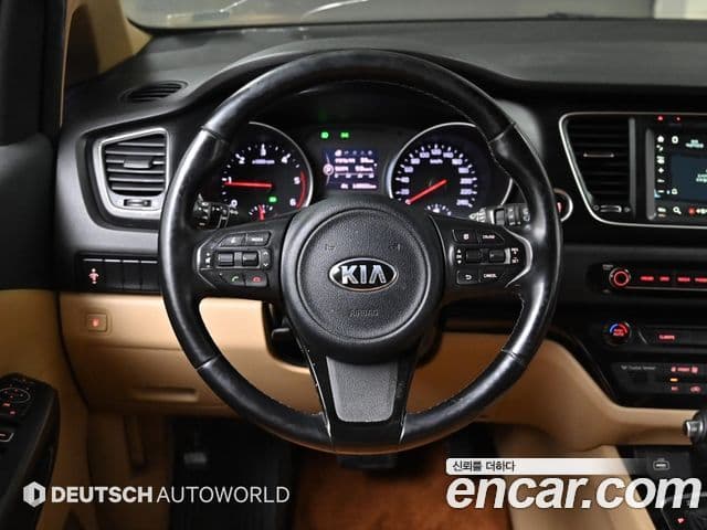 Kia All New Carnival Luxury, 2015 13