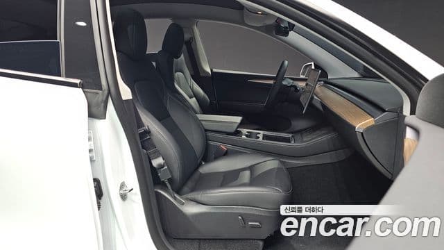 Tesla модель Y, 2024 10