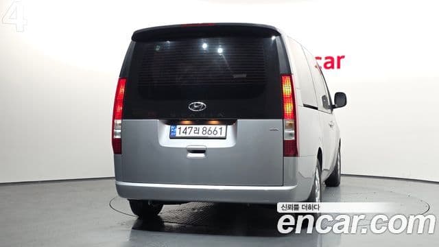 Hyundai Staria Modern, 2023 4