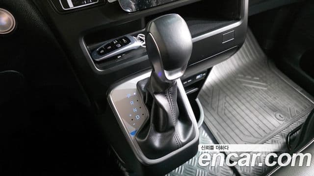 Hyundai Staria Modern, 2023 9