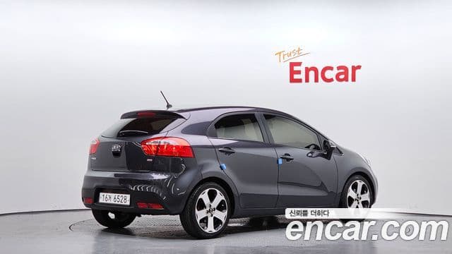 Kia All New Pride Prestige, 2012 2