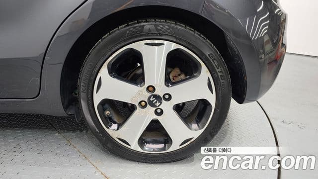 Kia All New Pride Prestige, 2012 все фото