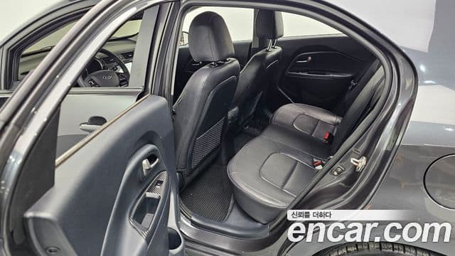 Kia All New Pride Prestige, 2012 12