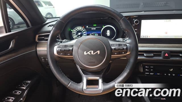 Kia K5 гибрид 3세대 Noblesse, 2022 13