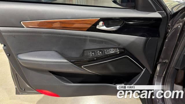 Kia All New K7 3.0 LPI Luxury (арендный автомобиль), 2017 16