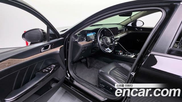 Kia K5 3세대 Signature, 2021 10