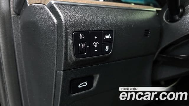 Kia K5 3세대 Signature, 2021 12