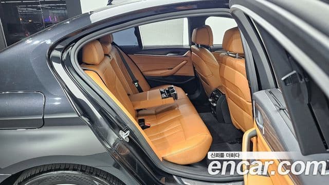 BMW 5시리즈 (G30) 520d M Sport Plus, 2017 10