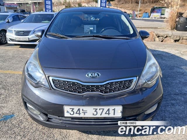 Kia All New Pride Deluxe, 2014 1