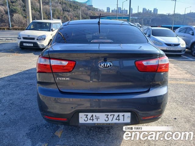 Kia All New Pride Deluxe, 2014 2