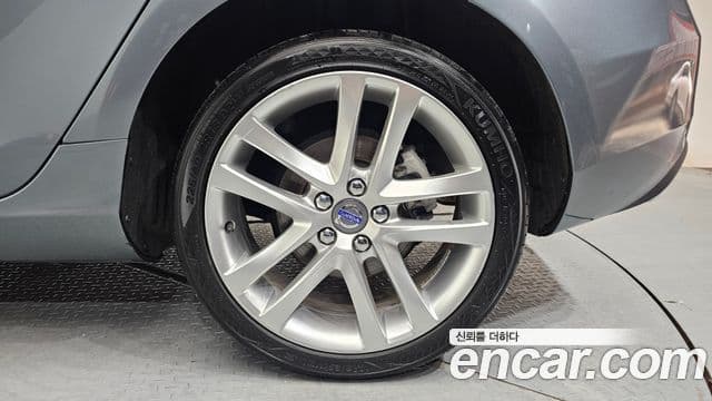 Volvo V40 2세대, 2016 все фото