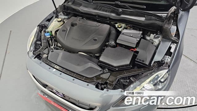 Volvo V40 2세대, 2016 6