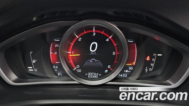 Volvo V40 2세대, 2016 8