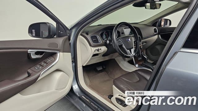 Volvo V40 2세대, 2016 10