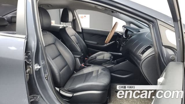 Kia K3 Deluxe, 2015 11