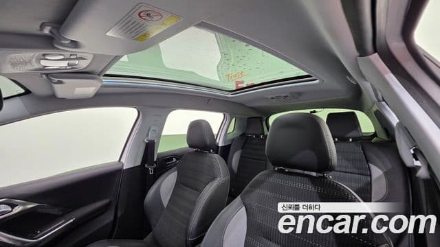 Peugeot 2008 1.6 e-HDi Felline L, 2015 11