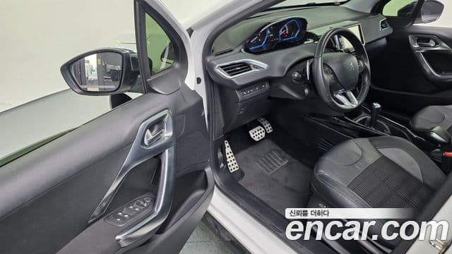 Peugeot 2008 1.6 e-HDi Felline L, 2015 12