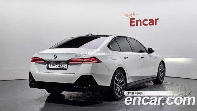 BMW 5시리즈 (G60) 520i M Sport, 2024 2