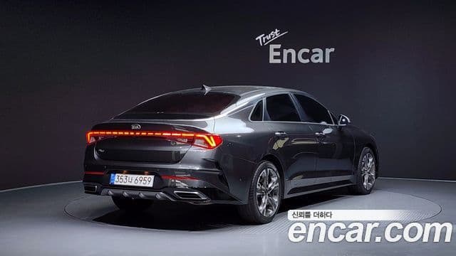 Kia K5 3세대 Signature, 2021 2