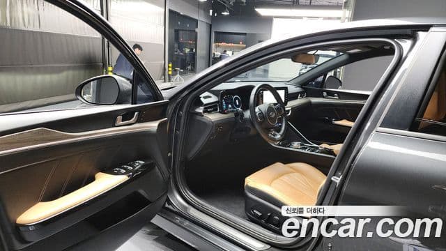 Kia K5 3세대 Signature, 2021 10