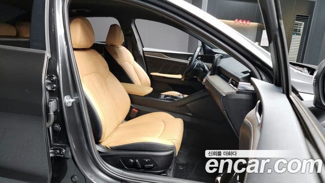 Kia K5 3세대 Signature, 2021 11