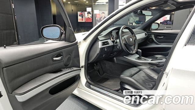 BMW 3시리즈 (E90) 320d седан M Sport, 2011 11