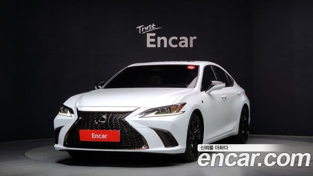 Lexus ES300h 7세대 F-Sport Design пакет, 2024 1