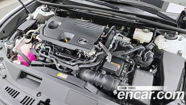 Lexus ES300h 7세대 F-Sport Design пакет, 2024 6