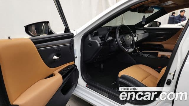 Lexus ES300h 7세대 F-Sport Design пакет, 2024 10