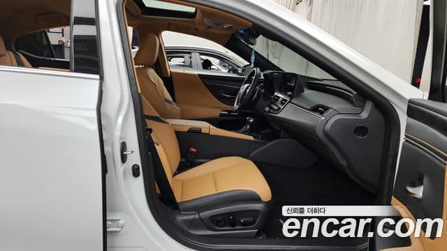 Lexus ES300h 7세대 F-Sport Design пакет, 2024 11