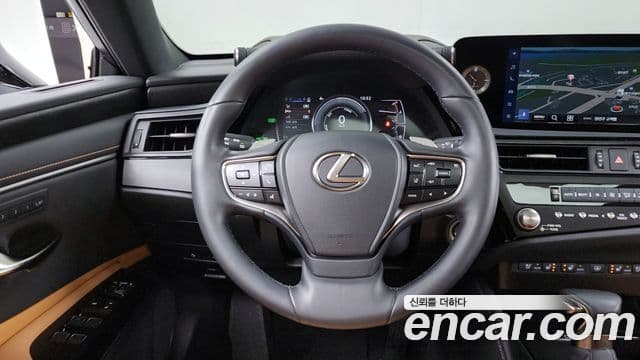 Lexus ES300h 7세대 F-Sport Design пакет, 2024 13