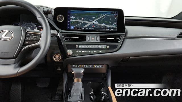 Lexus ES300h 7세대 F-Sport Design пакет, 2024 14