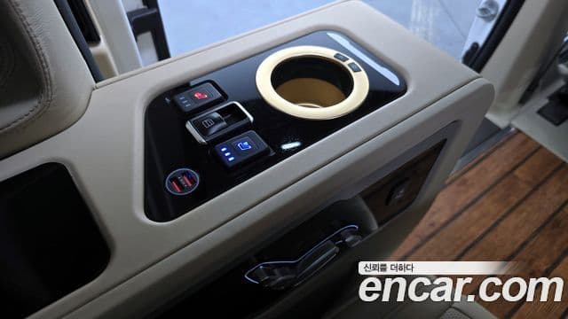 Kia Carnival 4세대 бензин 9인승 High Limousine(компания по спецнадстройкам), 2021 18