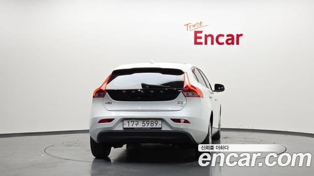 Volvo V40 2세대, 2015 4