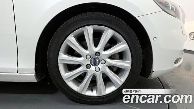 Volvo V40 2세대, 2015 все фото