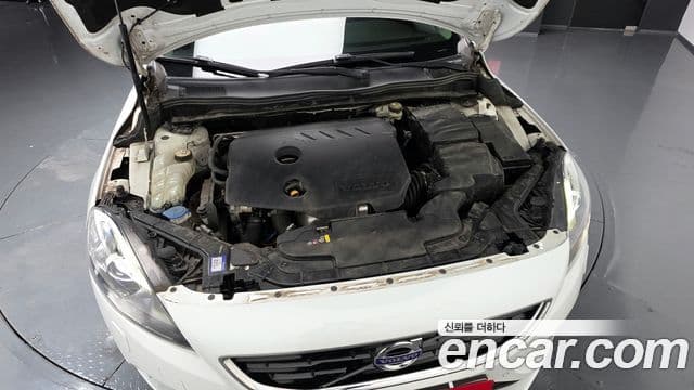 Volvo V40 2세대, 2015 6