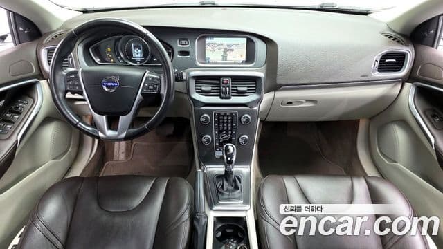 Volvo V40 2세대, 2015 7