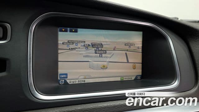 Volvo V40 2세대, 2015 14