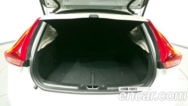 Volvo V40 2세대, 2015 20