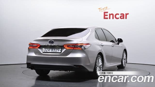 Toyota 캠리 (XV70) 2.5 XLE гибрид, 2018 2