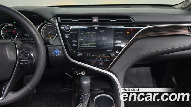 Toyota 캠리 (XV70) 2.5 XLE гибрид, 2018 15