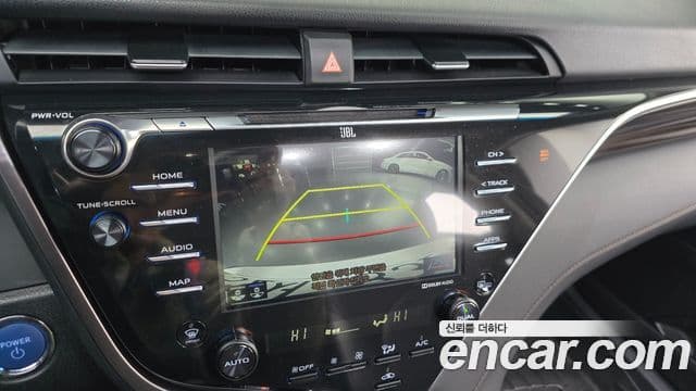 Toyota 캠리 (XV70) 2.5 XLE гибрид, 2018 16