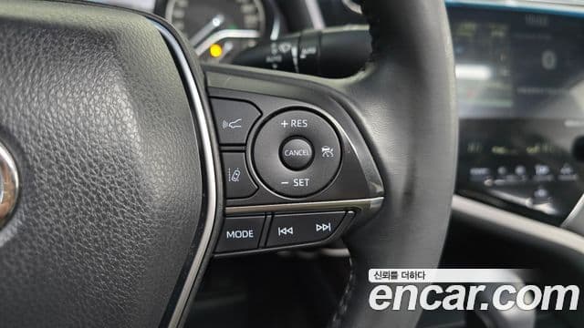 Toyota 캠리 (XV70) 2.5 XLE гибрид, 2018 19