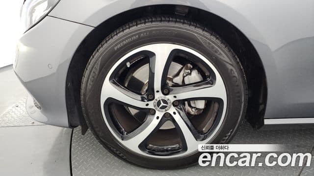 Mercedes-Benz E-класс W213 Avantgarde, 2020 все фото