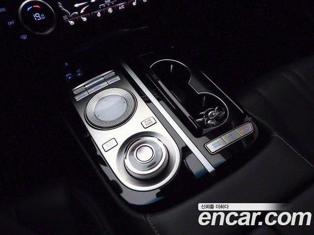 Genesis electrified G80 (RG3) e-AWD, 2022 9