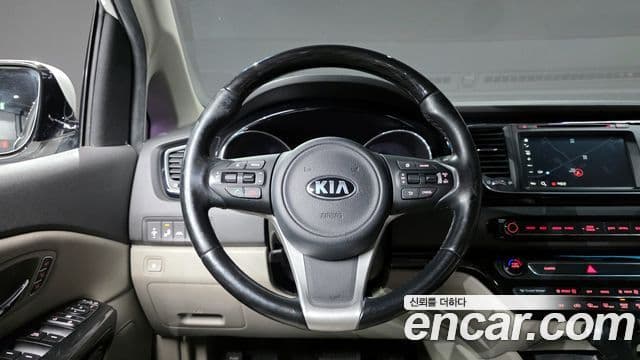 Kia All New Carnival President, 2016 13