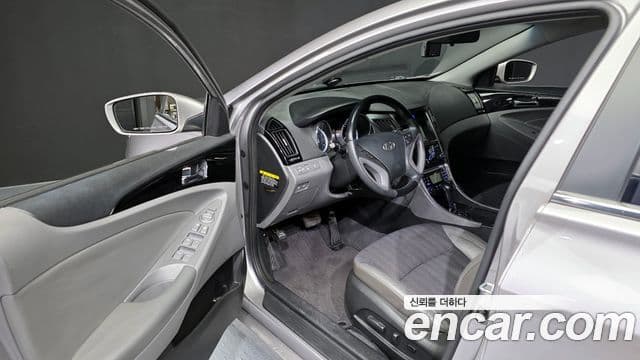 Hyundai YF Sonata Prime, 2011 10