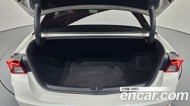 Kia K5 гибрид 3세대 Prestige, 2023 20